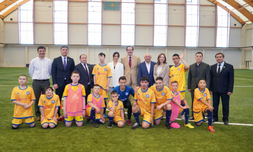 Толық ұзындықтағы жалаңаш жетілген әйелдердің фотосуреттері