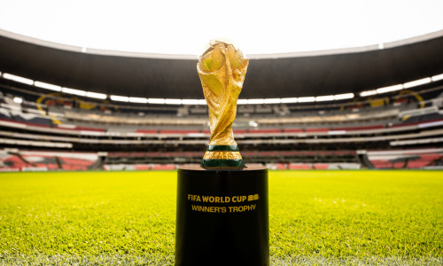 Ер адам сумен мастурбация жасайды (видео)